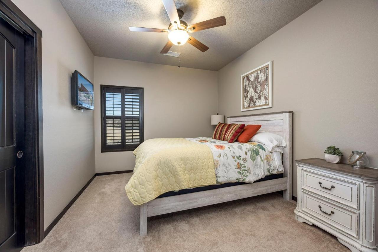Turtleback Oasis - Minutes To Lake, Hot Springs, Golf - Luxurious, Spacious And Equipped Elephant Butte Exterior photo